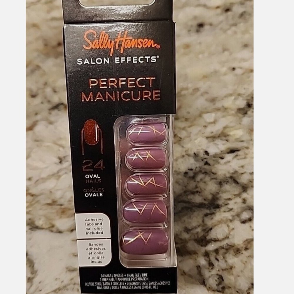 Sally Hansen Salon Effects Perfect Manicure Press on Nails Kit Outside The Line